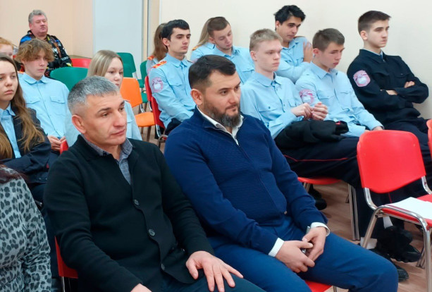 Обязанность гражданина России – защищать Отечество и нести военную службу Обязанность гражданина России – защищать Отечество и нести военную службу 5