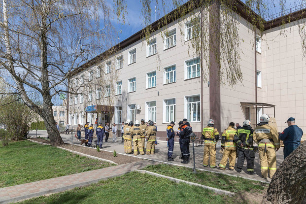 Учения спасателей в Центре временного размещения соотечественников Учения спасателей в Центре временного размещения соотечественников 4