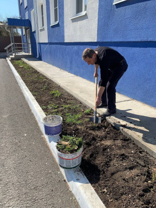 Сотрудники Центра приняли участие в общеобластном субботнике Сотрудники Центра приняли участие в общеобластном субботнике 4