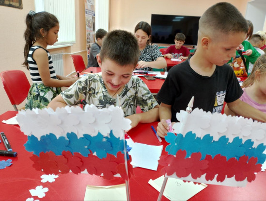 Мастер – класс ко Дню государственного флага России Мастер – класс ко Дню государственного флага России 5